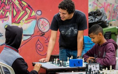 Jovem da Estrutural sobe ao pódio em campeonato interescolar de xadrez